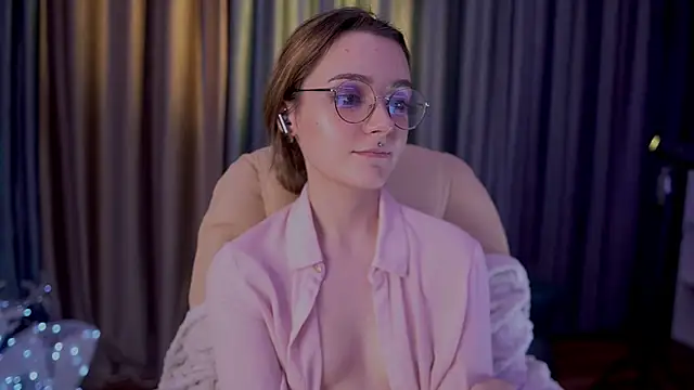 ElizabethMilller_'s cam snapshot