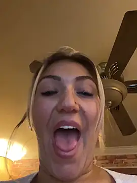 LittleMissEeve live sex cam