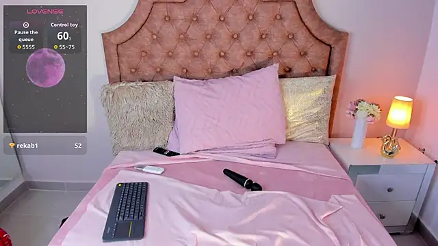 ViolettaReyyes live sex cam