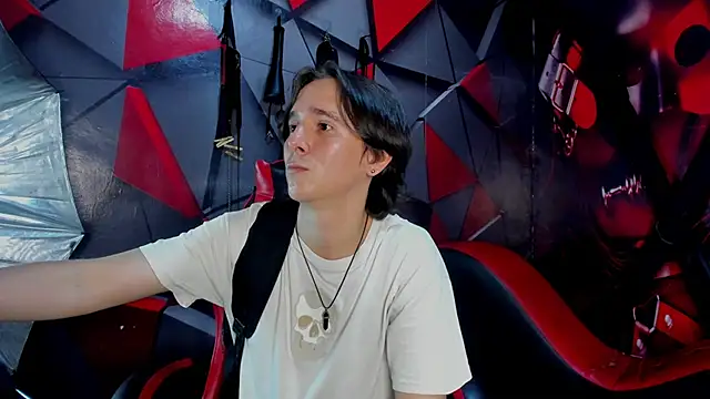 Aaron_LatinMen2 live sex cam