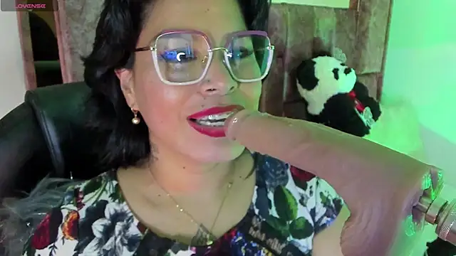 opalo_youns's cam snapshot