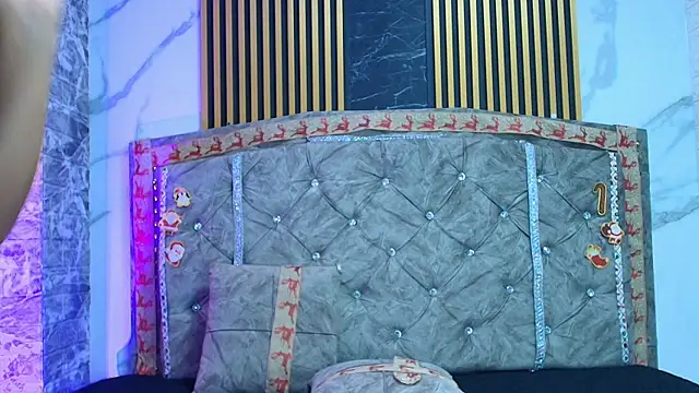 AngieLuxx_'s cam snapshot