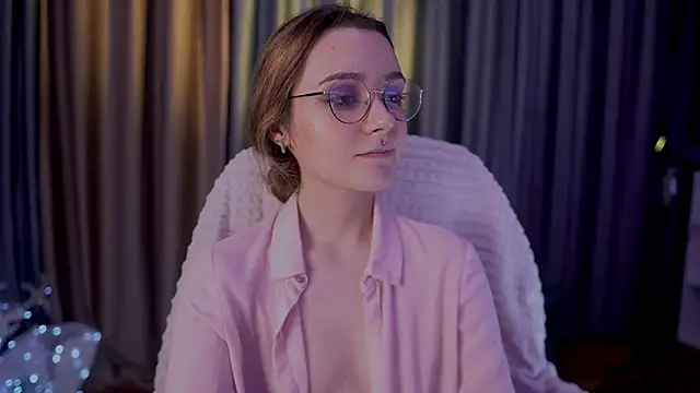 ElizabethMilller_'s cam snapshot