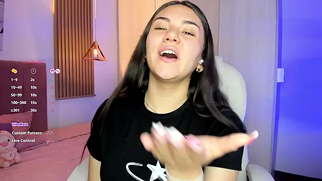 mia_nevaeh live sex cam