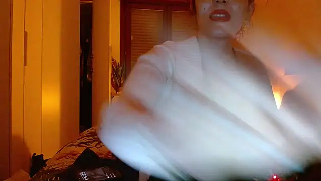 Regina_5's cam snapshot