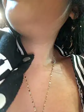 Sweed-virgin-pussy live sex cam