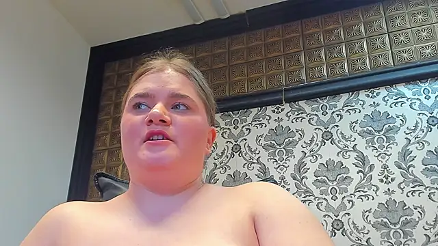 LissaBigTitts's cam snapshot