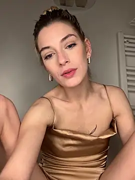 Bellalolahot's cam snapshot