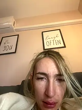 BarbieBlondieGirl's cam snapshot