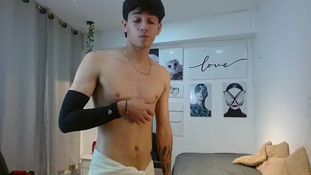 AmethystShadow17's cam snapshot