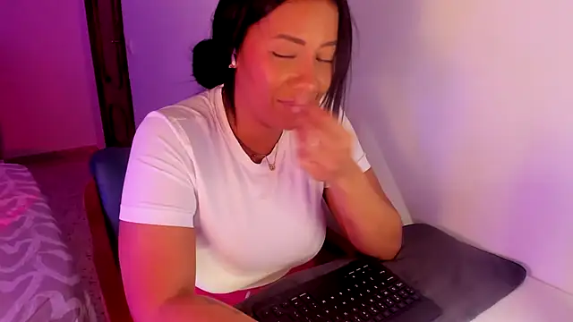 NicolePasqualott live sex cam