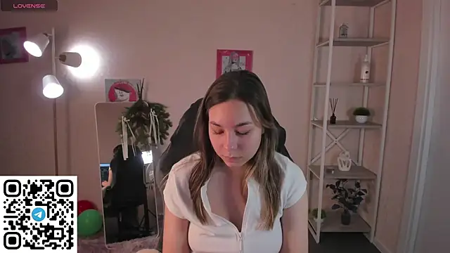 Al1ice_Moures's cam snapshot