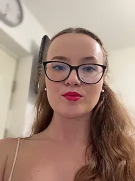 IsPlayfulMia's cam snapshot