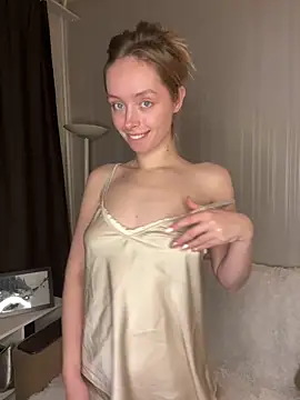 SunnyShiney live sex cam