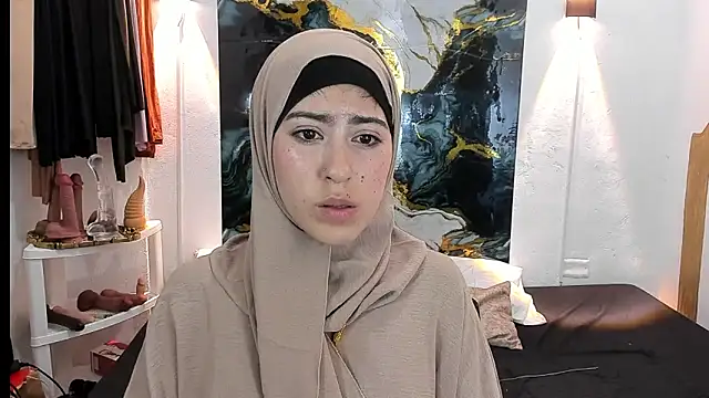 chaymae_nah_'s cam snapshot