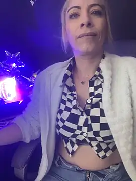 viktoria_davis_'s cam snapshot