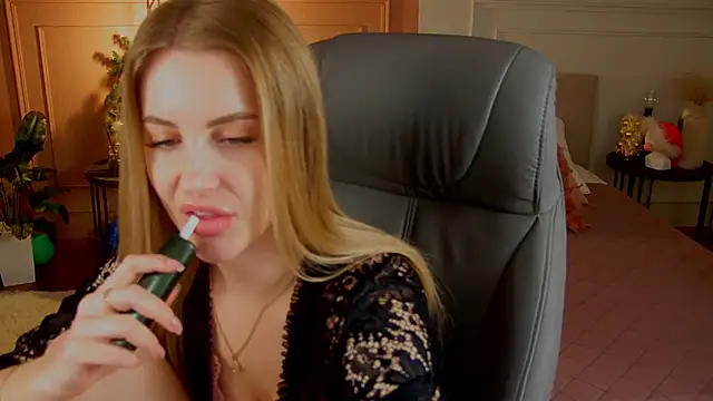 _Anita_Blair_'s cam snapshot