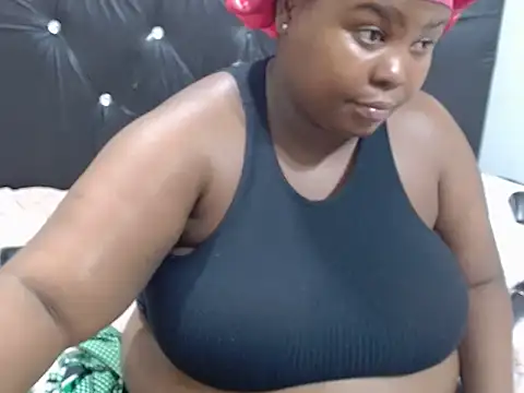 SexyBubblies96's cam snapshot