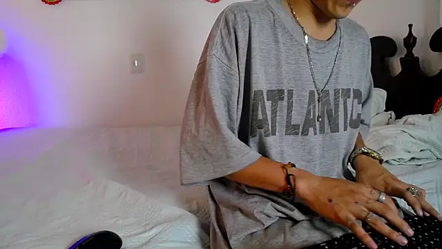 oblivionlove's cam snapshot