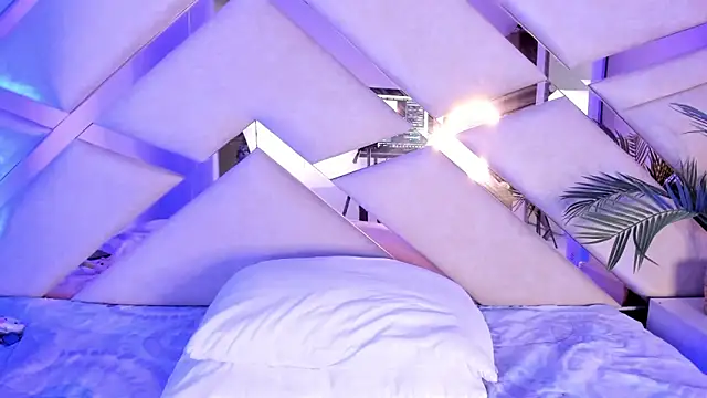 sophie_pariss's cam snapshot