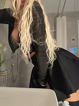 lilly_cherry69's cam snapshot