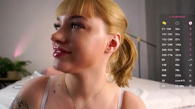 KateDolphin's cam snapshot