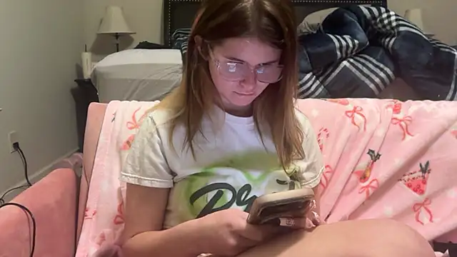 Riley_ray69's cam snapshot