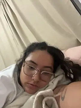 CurlyGirl_1's cam snapshot