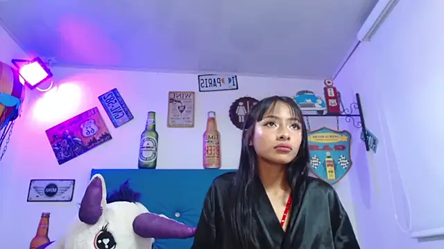 lili_roussi's cam snapshot