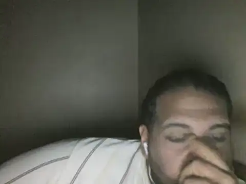 elpoop7305's cam snapshot