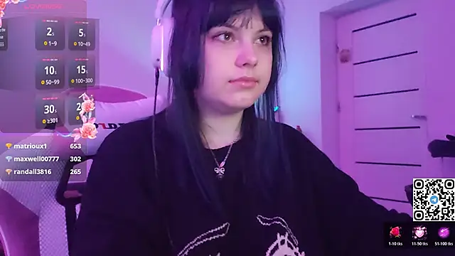 KristiBloom live sex cam