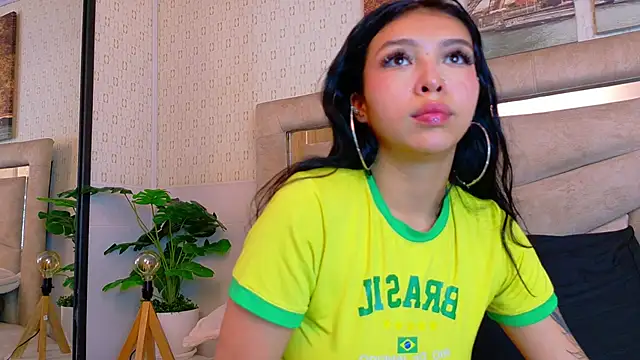 pettit_courtny's cam snapshot