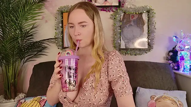 BigTitsLady-'s cam snapshot