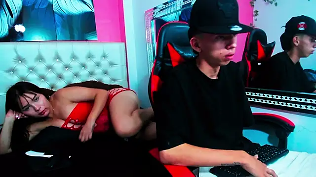 MiaAndTeylor's cam snapshot