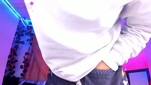 Ethan_Boyy live sex cam