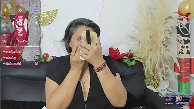 merlyna_goldens's cam snapshot