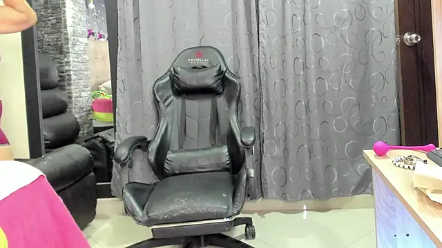 MilfBrenda's cam snapshot