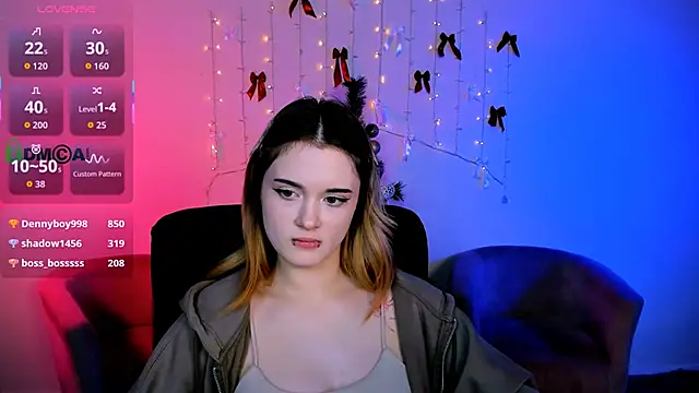 liana_kisses live sex cam