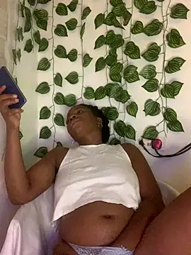 MISSMAYMADMYDAY's cam snapshot