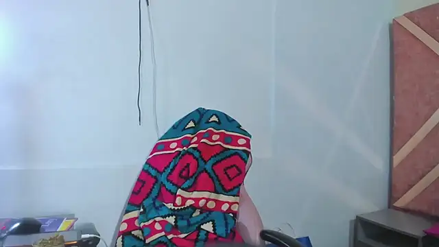 Amy_Kobold3's cam snapshot