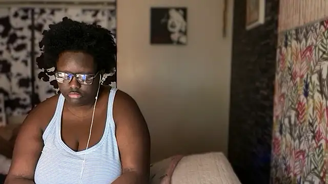 -Yagurlwest's cam snapshot