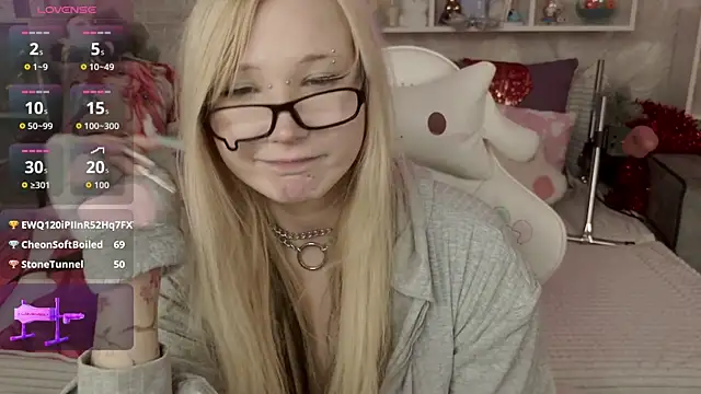 MeowkaKitty's cam snapshot