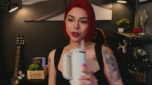 LetisiaRocks live sex cam