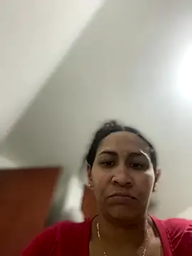 Carola-Ross live sex cam