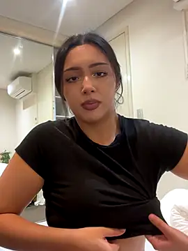 chloerossi18 live sex cam