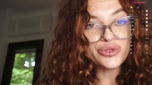 Amylittlestar live sex cam