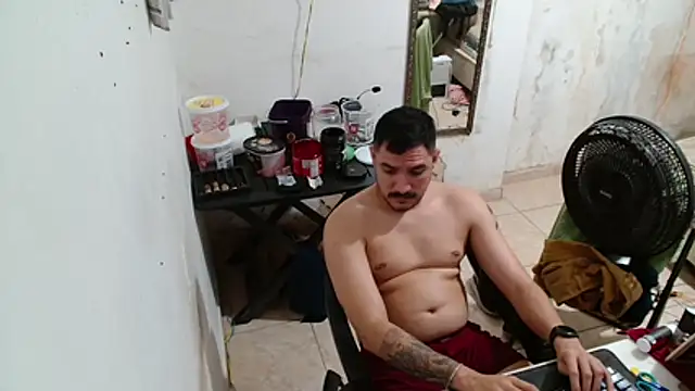 Leonino231 live sex cam