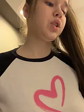 HornyGirlH live sex cam