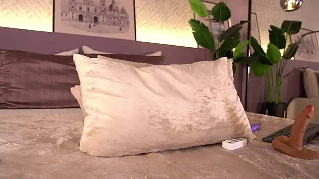 ElleDiane live sex cam