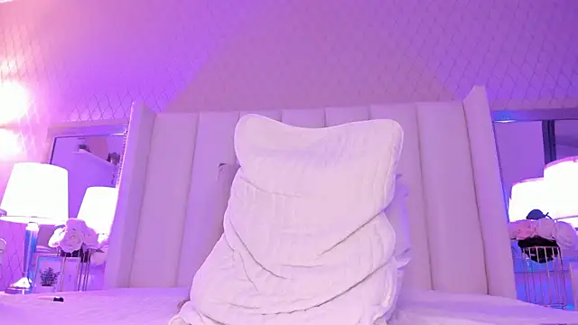 SophiaSmiiths_'s cam snapshot